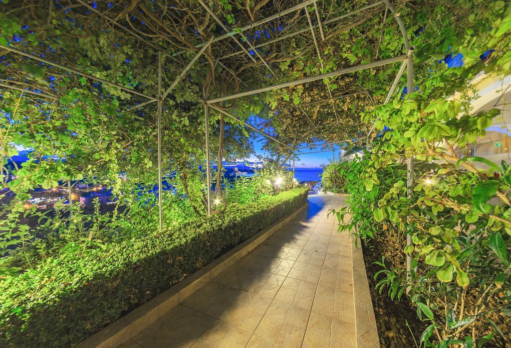 Zante Palace チィリヴィ エクステリア 写真